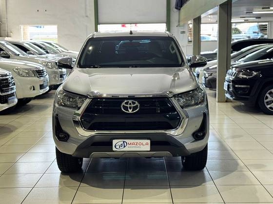 TOYOTA HILUX 2.7 VVT-i FLEX CD SRV 4X2 AUTOMÁTICO TOYOTA HILUX 2.7 VVT-i FLEX CD SRV 4X2 AUTOMÁTICO